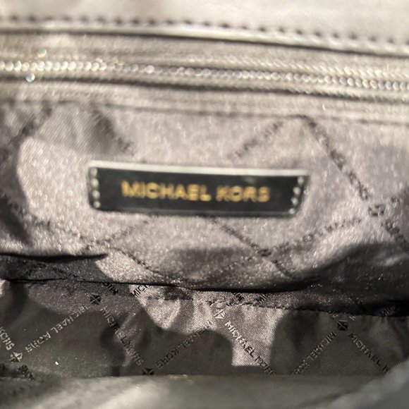 Michael Kors Carmen Medium Convertible Flap Chain Shoulder Bag Black Haircalf - Picture 9 of 11